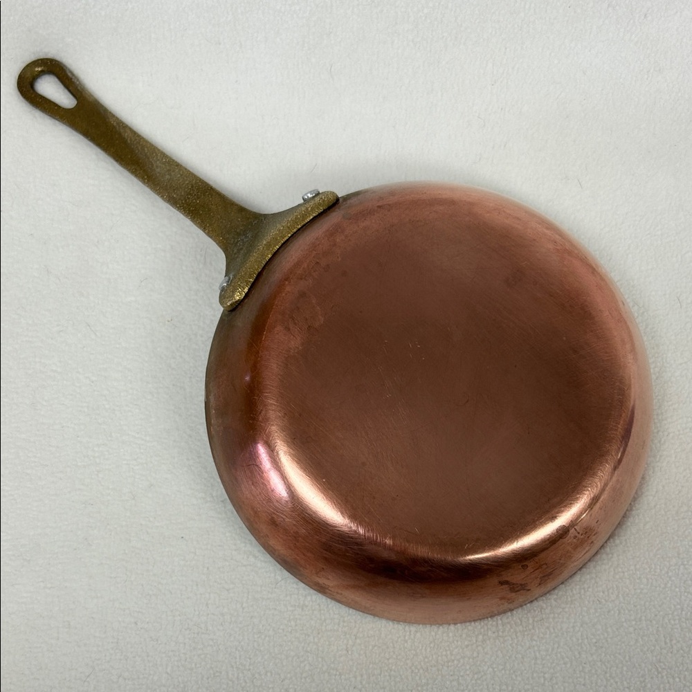 Vintage 5.5” D  copper skillet /sauce pan with brass handle